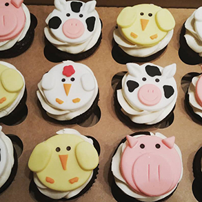 barnyard themed cupcakes